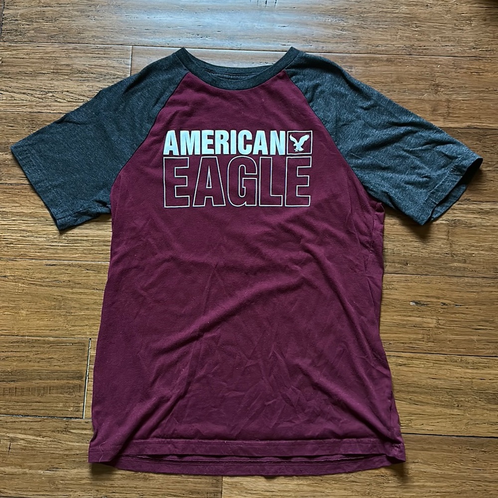 American Eagle tee